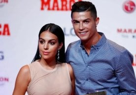 Португалиялик футбол юлдузи Криштиану Роналду узоқ йиллик