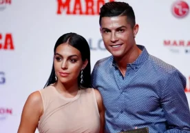 Португалиялик футбол юлдузи Криштиану Роналду узоқ йиллик