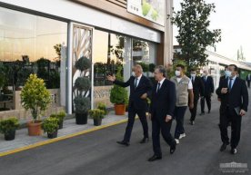 Президент Шавкат Мирзиёев Сергели туманида барпо этилган