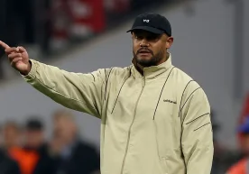 Münih'in "Bayern Münih" kulübü, sağ bek