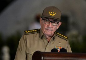 Оқ уй ва Озодлик ороли ўртасидаги кўп йиллик сиёсий