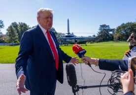 АҚШ президенти Доналд Трамп федерал ҳукумат фаолияти
