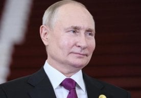 Путин: “Агар биз урушда ютқазган бўлсак, АҚШ ракеталарини олиб кетиб, чой ичиш учун меҳмонга келсин” фото