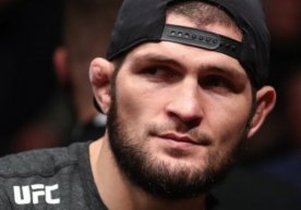 UFC чемпиони Ҳабиб Нурмагомедов отасининг жанозасида