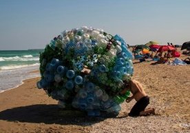 Olimlar cheksiz marta qayta ishlanuvchi plastmassa turini ishlab chiqishdi фото