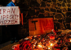 Eronning Kiyevdagi elchixonasi oldida norozilik namoyishi o‘tkazildi фото