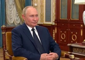 Кремль Россия президенти Владимир Путин атрофидаги