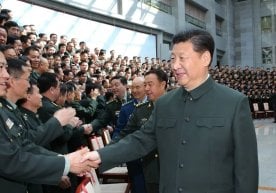 Хитой раҳбари Си Цзиньпин мамлакат қуролли кучларида