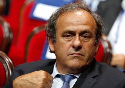 UEFA rahbari Mishel Platini futbolga oq rangli kartochkalarni joriy qilishni taklif qilmoqda фото
