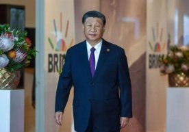 BRICS саммитида қўриқчилар янглишиб Си Цзиньпиннинг ёрдамчисини қўлга олди фото
