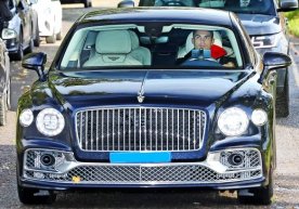 Роналду қимматбаҳо Bentley сотиб олди ва ўзига қўриқчи ёллади фото