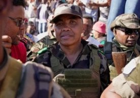 Мадагаскарда ҳокимиятни қўлга олган ҳарбийлар полковник
