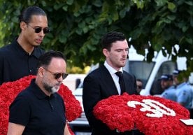 Ливерпул ҳимоячиси Андй Робертсон жамоадоши ва яқин дўсти