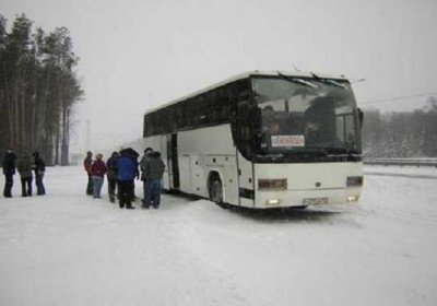 O‘zbekistonliklar Rossiya sovug‘ida 6 kun buzilgan avtobus ichida qolib ketishdi фото
