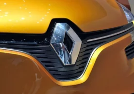 Фото: Financial Tribune Жиззахда LADA ва Renault