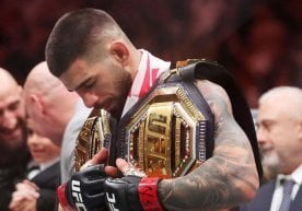 Енгил вазн тоифасида амалдор UFC чемпиони Илия Топурия