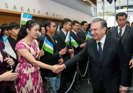 Shavkat Mirziyoyev Nagoya universitetida o‘zbekistonlik talabalar bilan uchrashdi фото