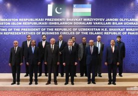 Shavkat Mirziyoyev Pokistonning yetakchi biznesmenlari bilan uchrashdi фото