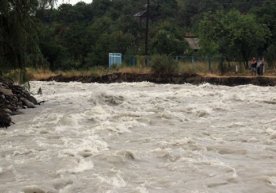 Navoiyda kuchli sel tufayli 300 kishi evakuatsiya qilindi фото
