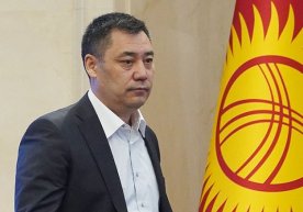 Japarov Qirg‘iziston prezidenti vakolatlaridan voz kechdi фото