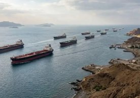 В то время как движение судов в Ормузском проливе было