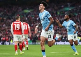 Англия Лига кубогининг финал босқичида «Арсенал» ҳамда