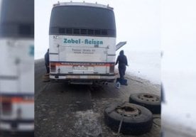Aqto‘beda ichida 53 nafar o‘zbekistonlik bo‘lgan avtobus buzilib qoldi (foto) фото