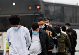 АҚШ ҳудудида қолиш учун қонуний асосларга эга бўлмаган 40