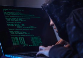 АҚШ россиялик хакер учун 10 миллион доллар мукофот эълон қилди фото