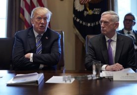 АҚШ президенти Дональд Трамп мудофаа вазири Жеймс Мэттис