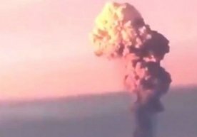 Мексикадаги Попокатепетль вулқони ёнидан учиб ўтаётган
