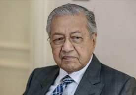 Malayziya bosh vaziri Mahathir Muhammad boshpana so‘rab