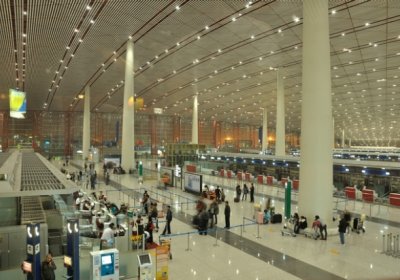 Pekin aeroportida o‘zbekistonlik uch talaba qolib ketgani xabar qilindi фото