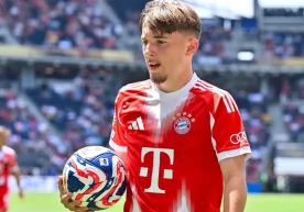 Мюнхеннинг «Бавария» клуби ярим ҳимоячи Леннарт Карлни