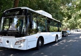 Toshkentda eski Isuzu’larni gazda harakatlanadigan Xitoy avtobuslariga almashtirish boshlandi фото