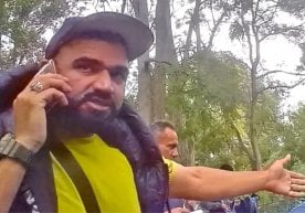 Франция журналисти ўзини мигрант сифатида таништириб,