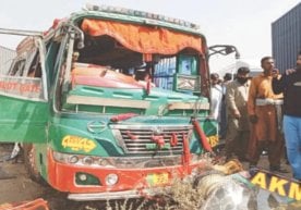 Жанубий Покистон ҳудудида оғир йўл-транспорт ҳодисаси