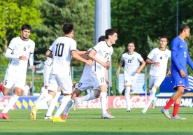 Хитой футболчилари яна бир бор катта тайёргарлик режимини