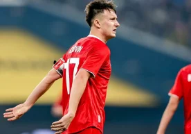 Markaziy yarim himoyachi, "Monako" va Rossiya