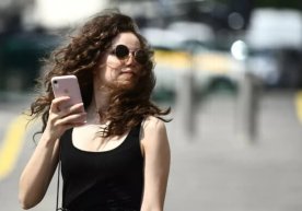 Фото: «РИА Новости» Иссиқда смартфондан нотўғри фойдаланиш