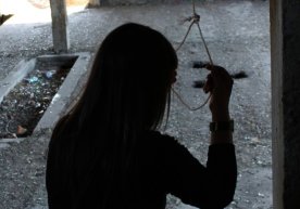 Ангренда 19 ёш қиз ўз жонига қасд қилди фото