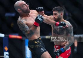 UFC 298. Iliya Topuriya Aleks Volkanovskini nokautga uchratdi va chempionga aylandi фото