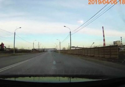Rossiyaning Krasnoyarsk o‘lkasi osmonidan meteorit uchib o‘tdi (video) фото