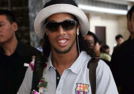 “Барселона” ва “Милан”нинг собиқ ярим ҳимоячиси Роналдиньо