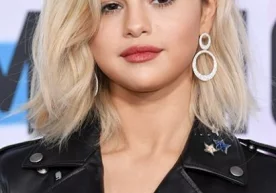 Америкалик хонанда Селена Гомес қўшиқчи The Weeknd билан