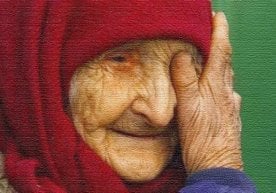 Ислом ахлоқлари сабабли кекса аёлнинг Исломга кириши фото