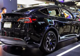 Tesla компанияси ўзининг 2024.45.25.15 дастурий
