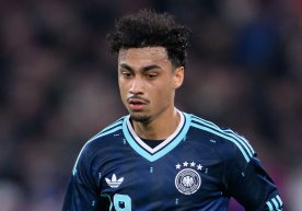 El defensa del Eintracht Frankfurt, Nathaniel Brown, no ha
