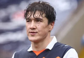 Ўзбекистон миллий терма жамоаси ҳужумчиси Элдор Шомуродов