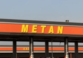 Қорақалпоғистонда автомашиналарга газ тўлдириш компрессор